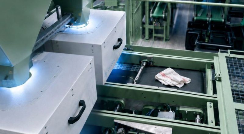 Controllo qualità automatizzato dei panni, arriva l’IA