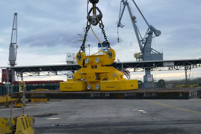 Movimentazione bramme sicura: come ottimizzare tempi e spazi?