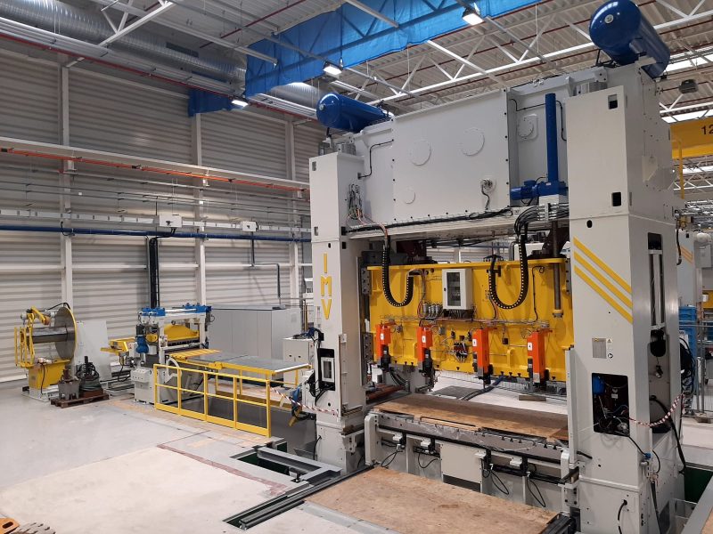 Pressa meccanica per stampaggio lamiera