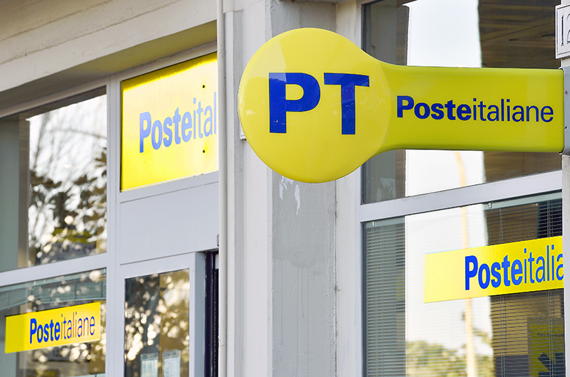 Foto dall'esterno di un Ufficio Postale di Poste Italiane