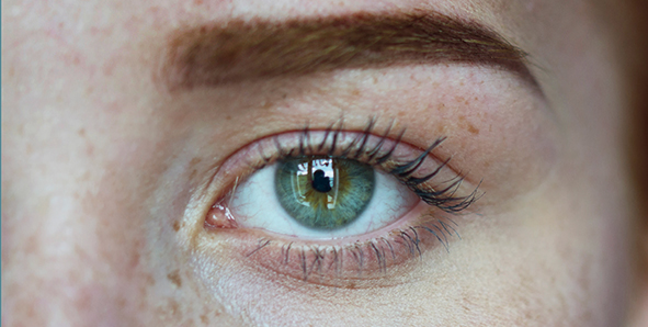 Foto di un occhio, tratto dalla copertina dell'opera 