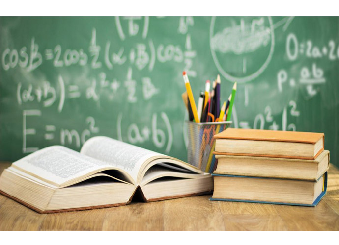 libri e matite a scuola