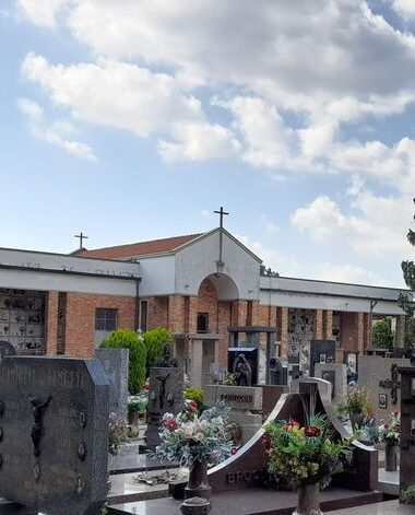 Cimitero Cardano al campo