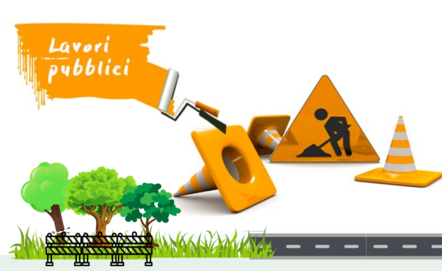 immagine con scritta lavori pubblici, presenza di cartelli stradali e alberi