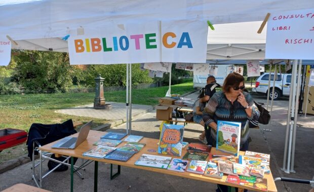 bancarella biblioteca