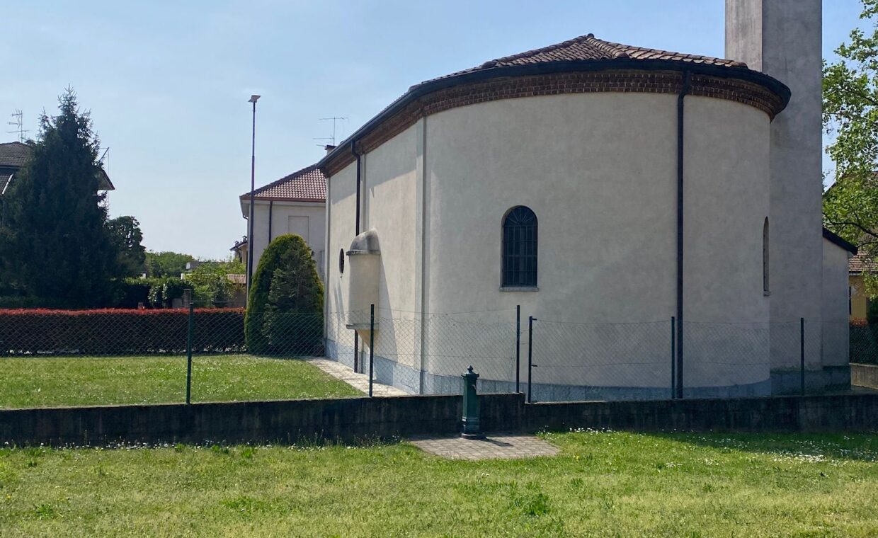 Chiesa Cascina Croce retro