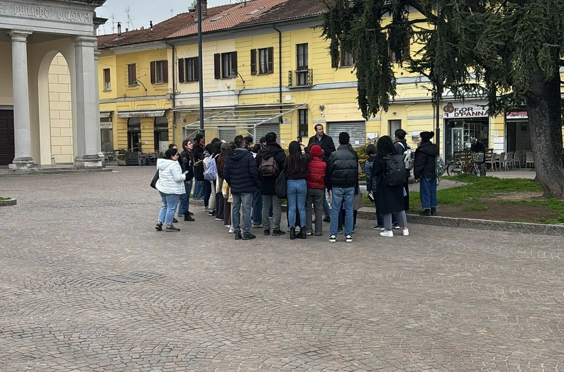 Visita in piazza (1)