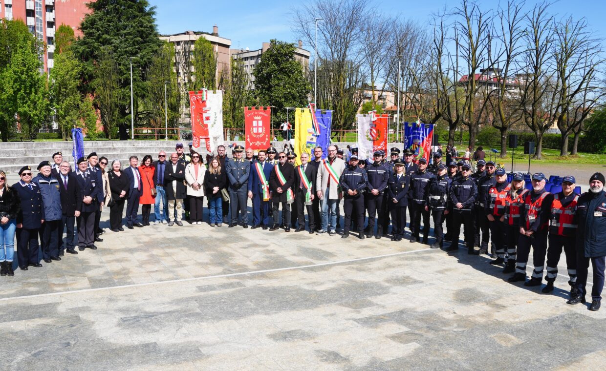 lettura nomi vittime delle mafie foto di gruppo