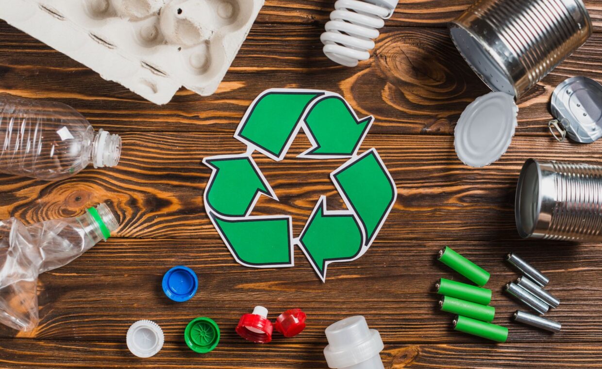 symbole-recyclage-dechets-freepik
