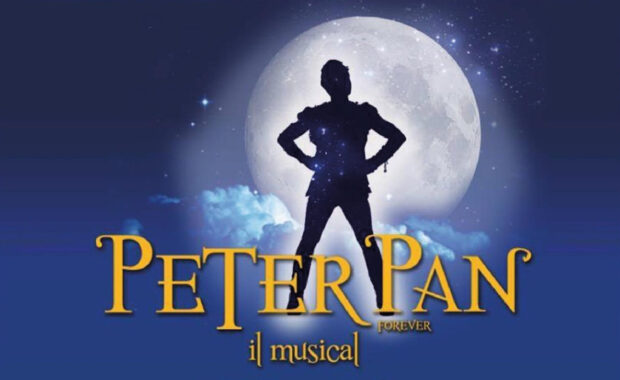 Disegno di Peter Pan, con, sullo sfondo, la luna
