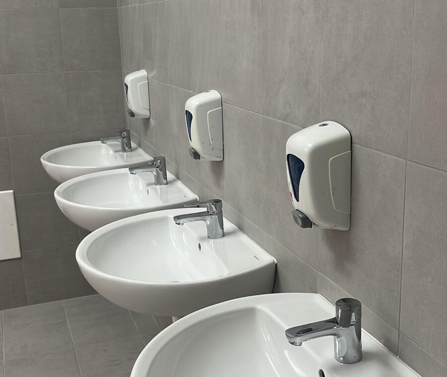 Foto di uno dei bagni rifatti