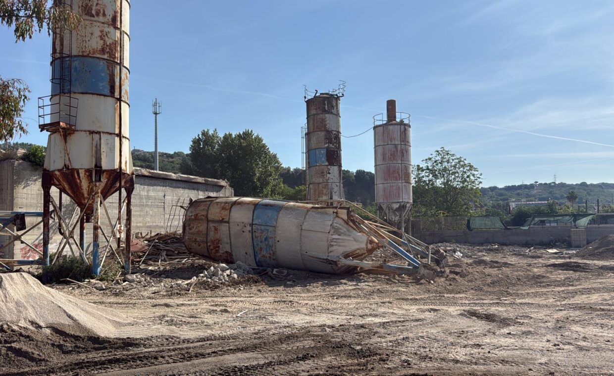 abbattimento silos 1