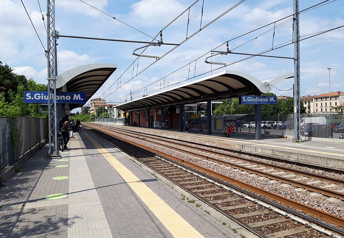San_Giuliano_Milanese_-_Stazione_-_Vista_dalla_banchina_per_treni_in_direzione_Milano