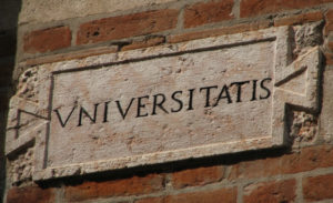 universita-300x183