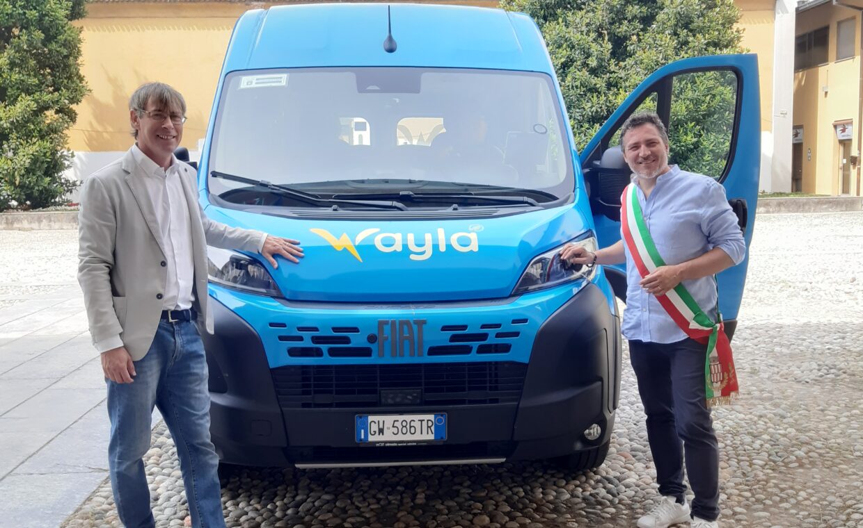 Il van in Municipio