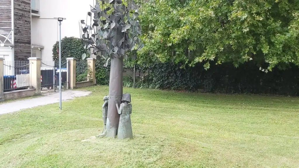 parco del servizio terraluna presso il municipio