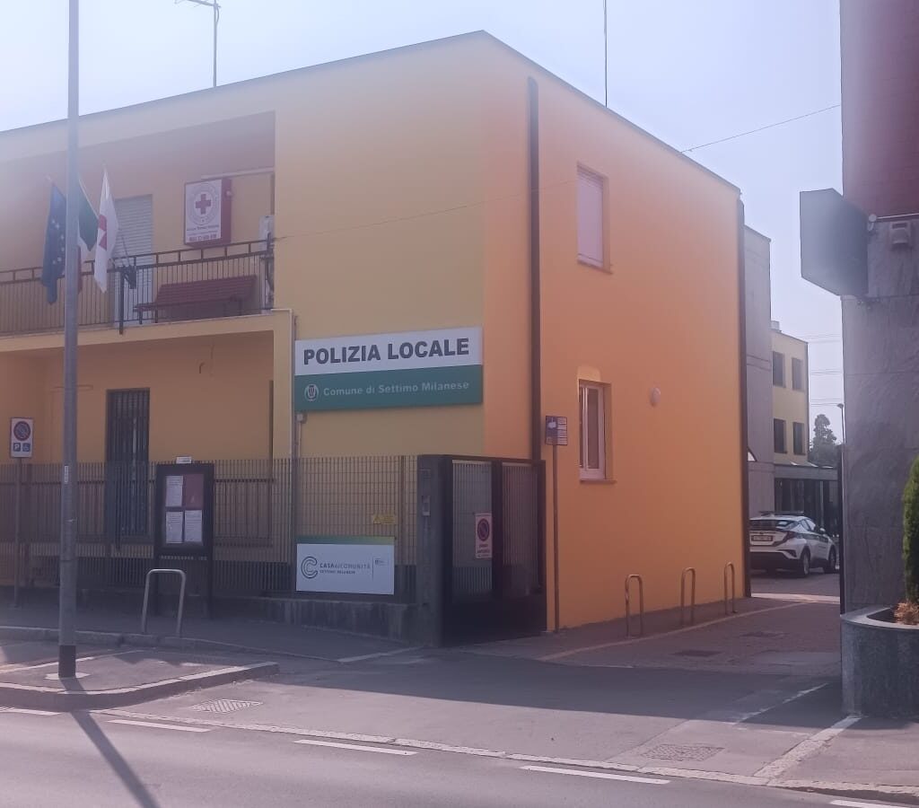 l'edificio del comando di polizia locale