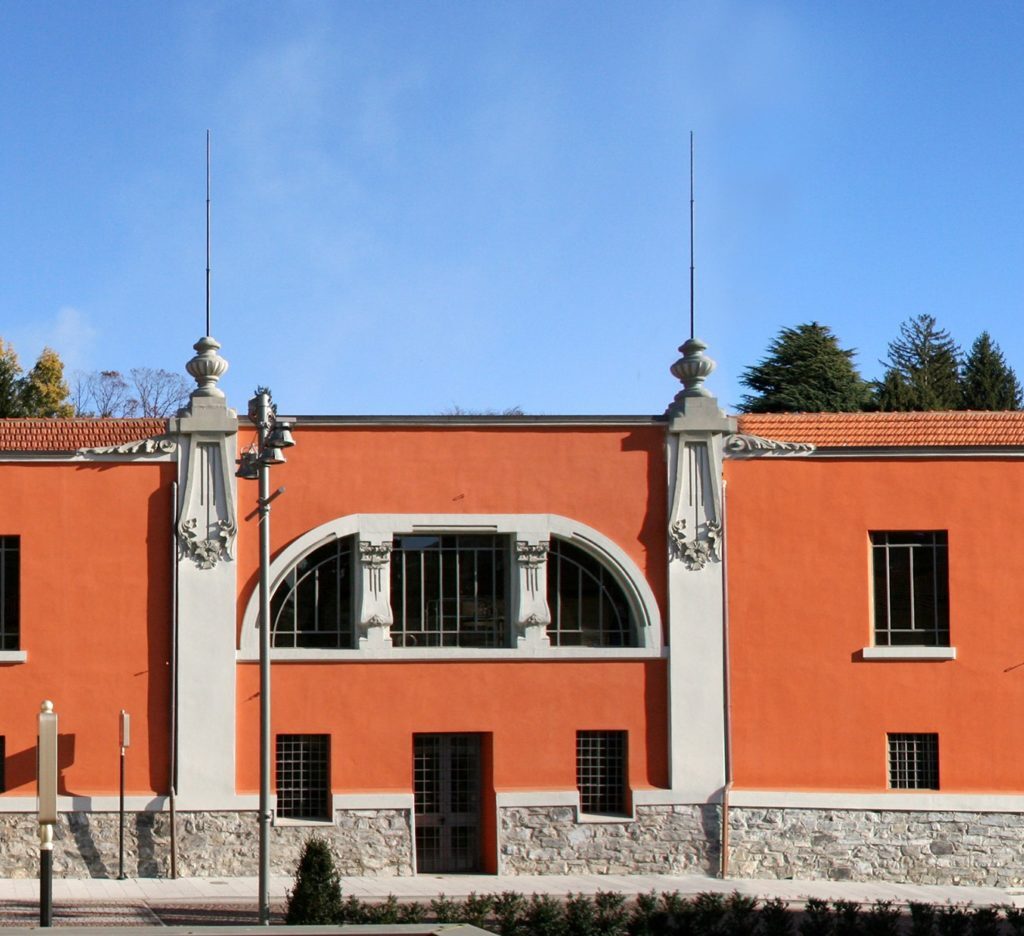 Biblioteca-Frera-facciata-scaled