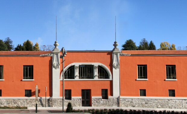Biblioteca-Frera-facciata-scaled