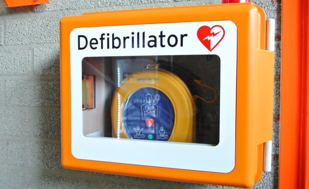defibrillator-809447_1280