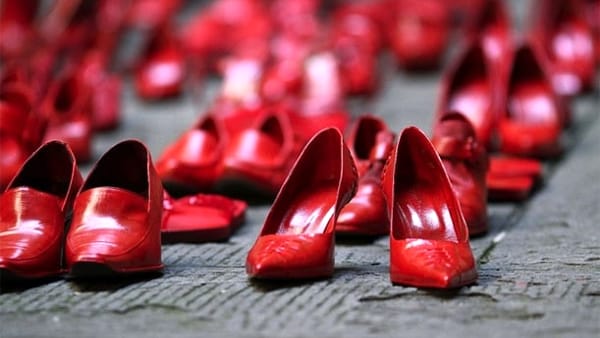 25 novembre scarpe rosse violenza-donne