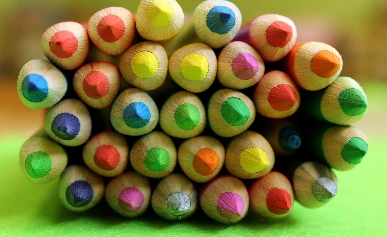 colori pastelli scuola crayons-4694423_1280