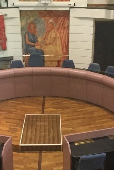 Foto generica che ritrae la sala consiliare vuota