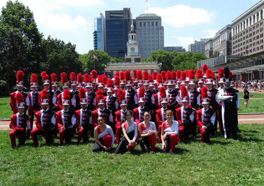 Foto di gruppo della Triuggio Marching Band che si è esibita negli Usa