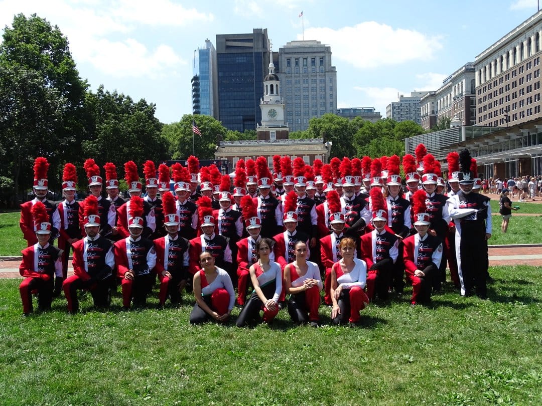 Il gruppo di artisti e musicisti della Triuggio Marching Band che si soo esibiti nel tour negli Stati Uniti