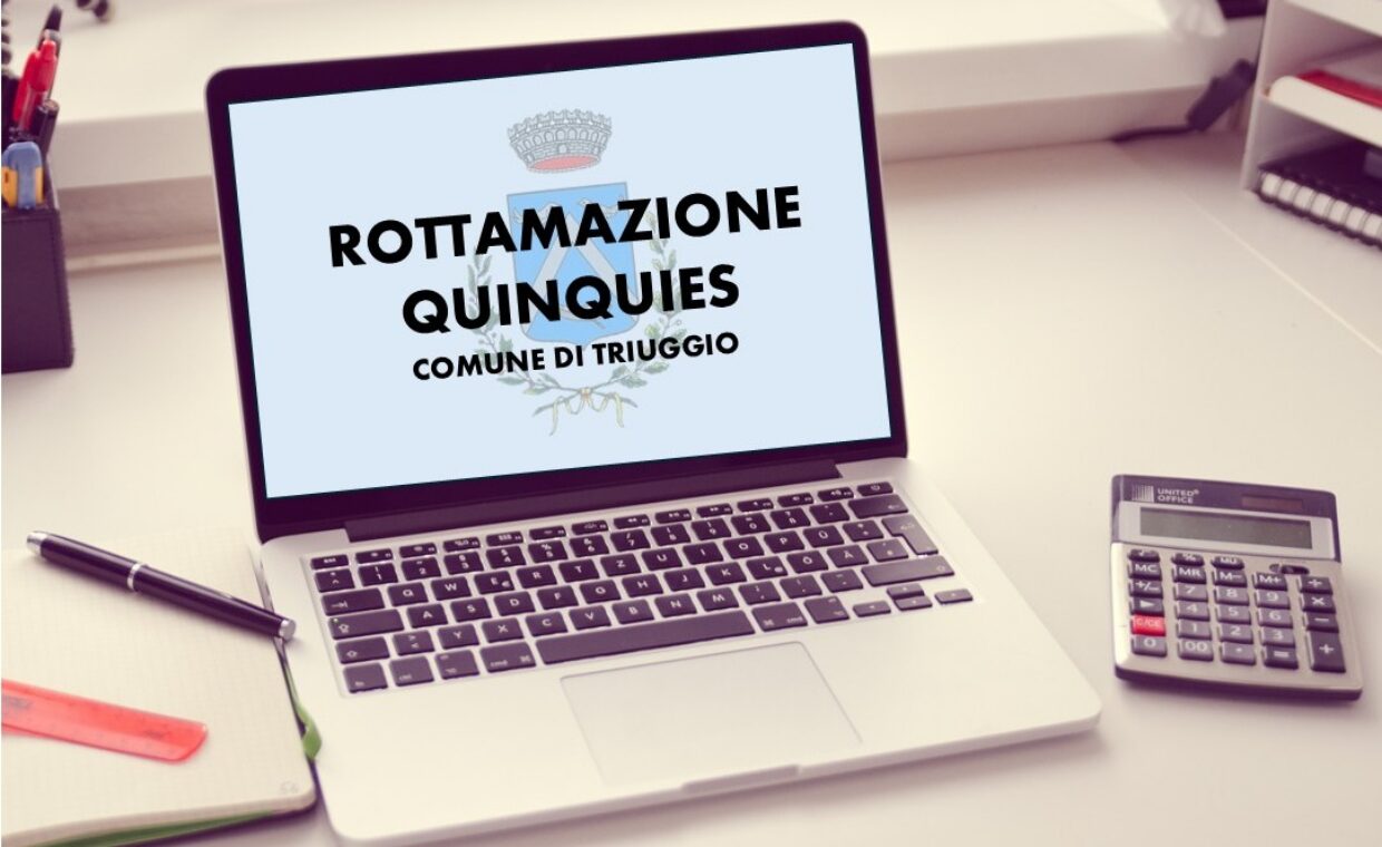 Immagine generica di un pc e una calcolatrice