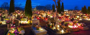 cimitero notte luci