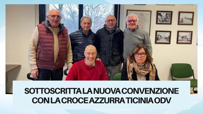 Black and White Simple About Me Instagram Post (42 x 59.4 cm) (416 x 234 px)