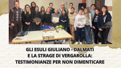 White Minimalist Summer Aesthetic Grid Collage Instagram Story (42 x 59.4 cm) (416 x 234 px)