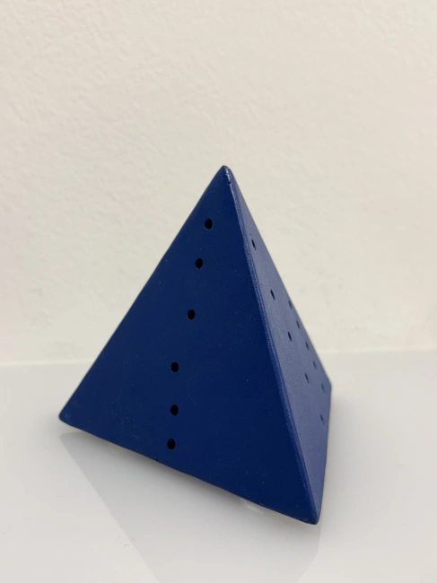 Lucio Fontana - Piramide