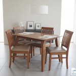 طاولة اكل مع 4 كراسي