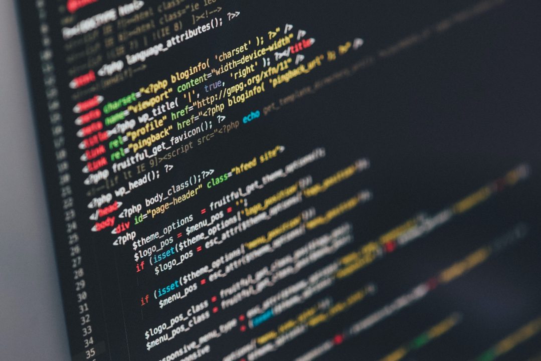 Migrazione hosting VPS Korapiercer (photo credits unsplash.com/@ilyapavlov)