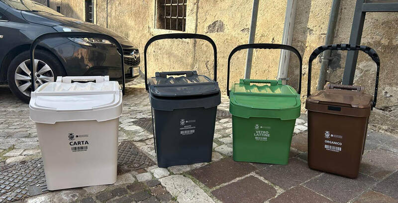 contenitori raccolta differenziata