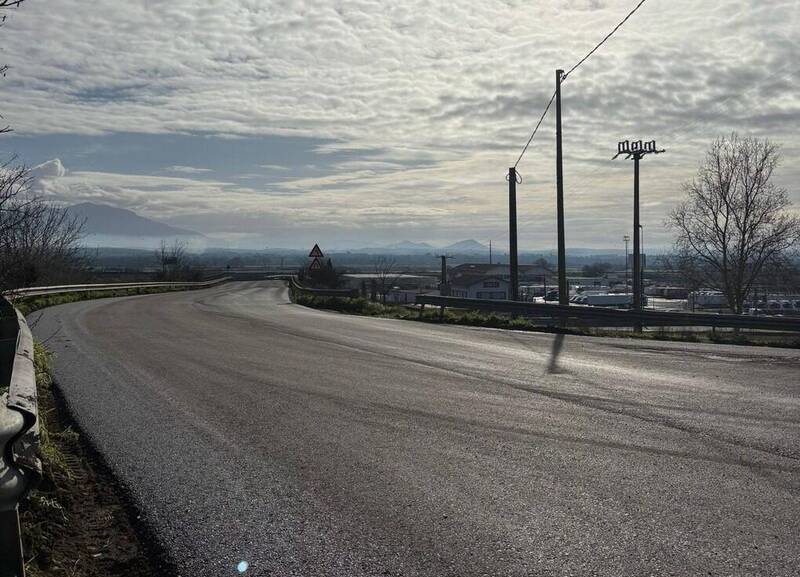 Immagine: strada chiusa ansa