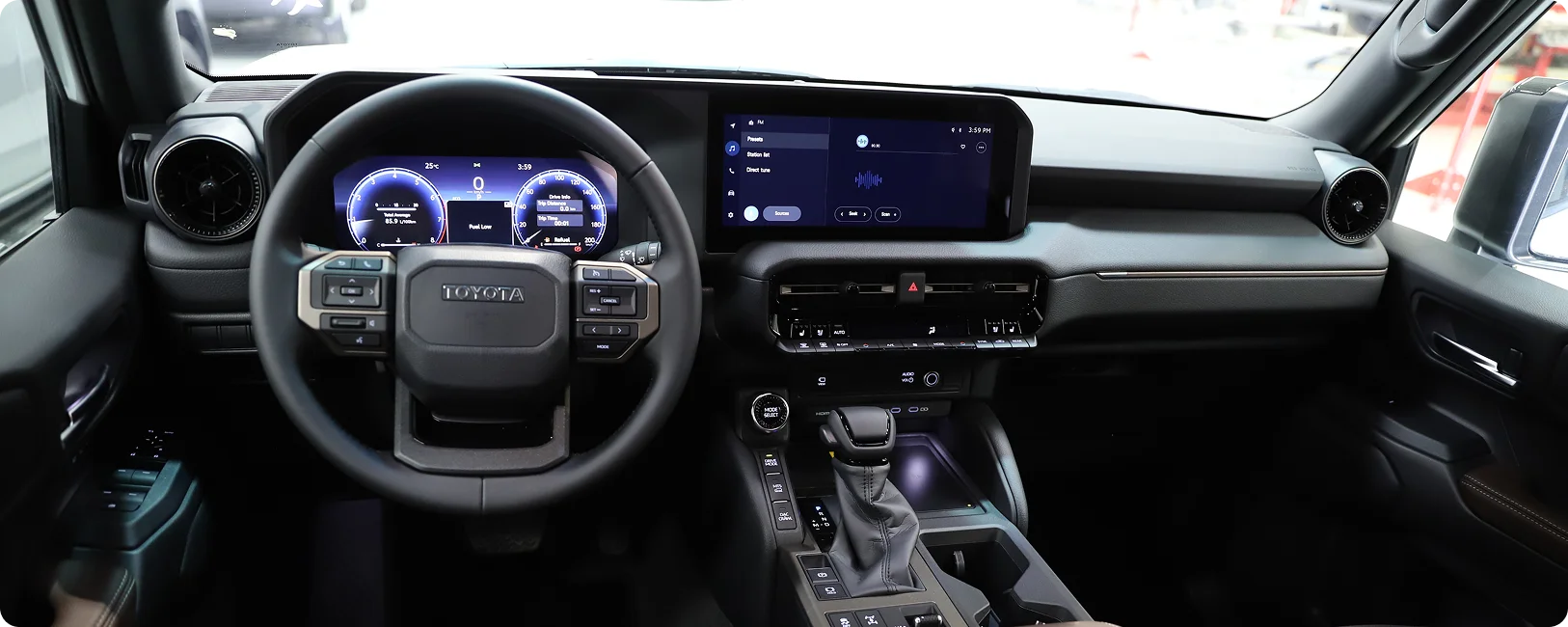 لاند كروزر برادو Interior