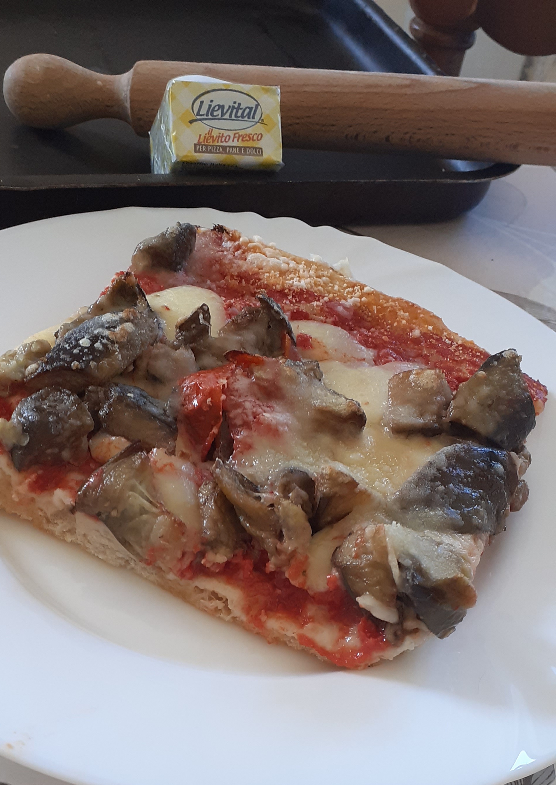 Margherita alle melanzane                                                                                                                                                                                                                                 