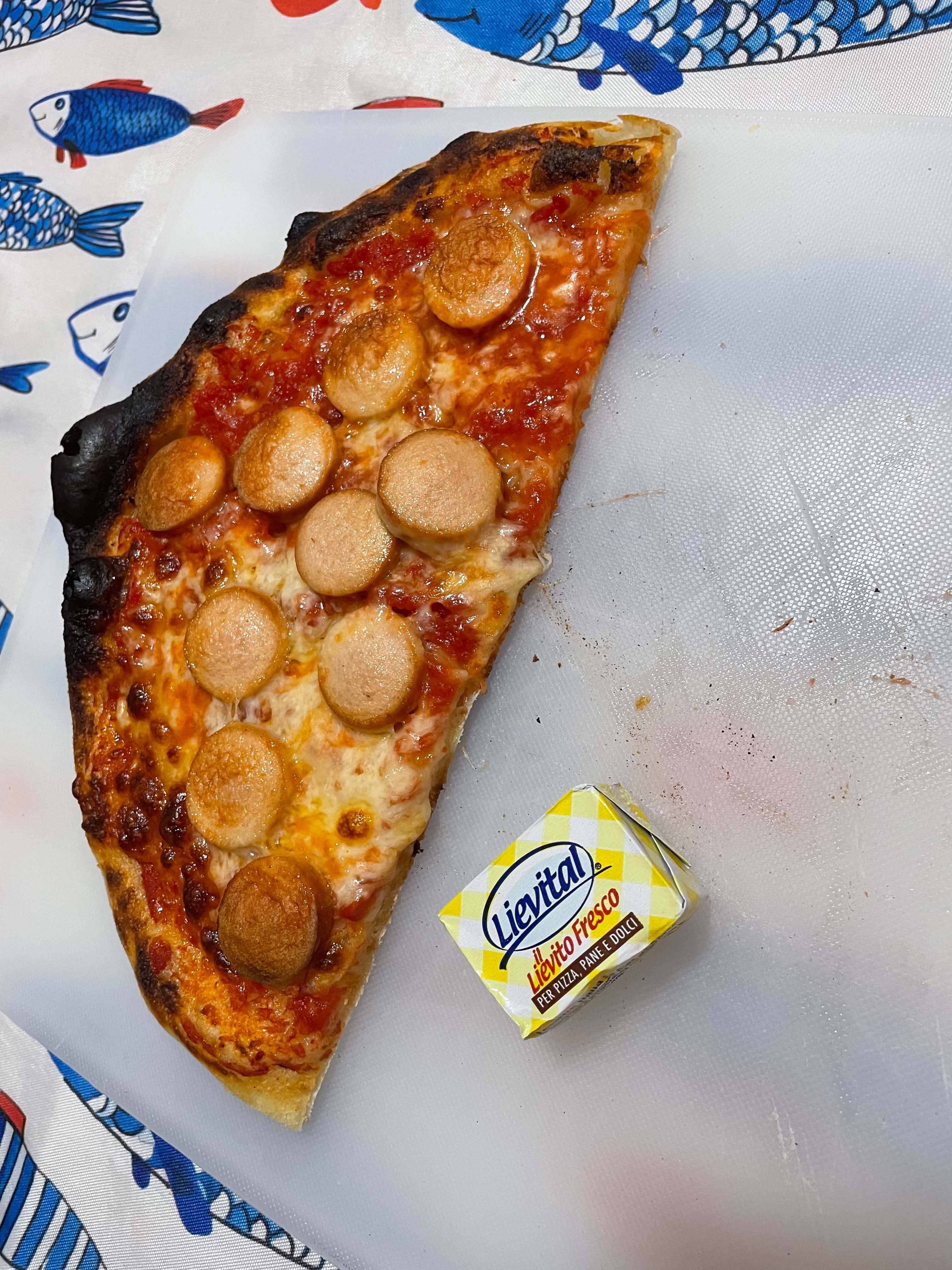 Pizza ai wurstel                                                                                                                                                                                                                                          