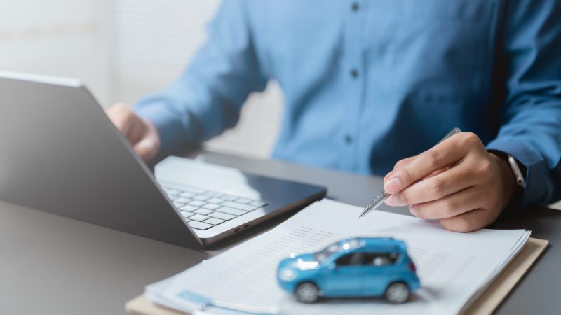 Rc auto: tariffe in aumento nel 2025, Napoli supera 600 euro. I dati Assoutenti e Ivass