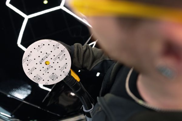 Mirka Iridium Soft: il nuovo disco flessibile su spugna che rivoluziona la levigatura fine