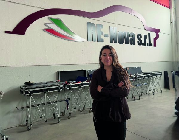 Re-Nova: levabolli che rompe gli schemi e diventa partner stabile della carrozzeria