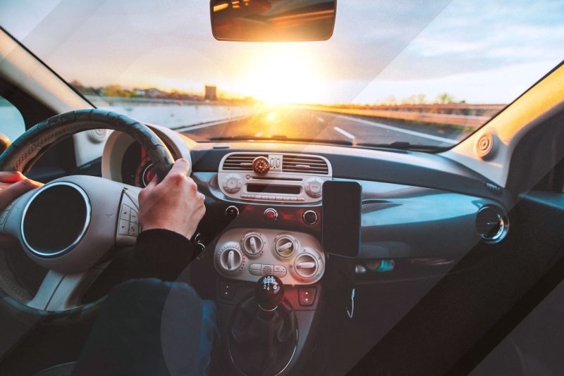 Acquisto e manutenzione auto sempre più digitali