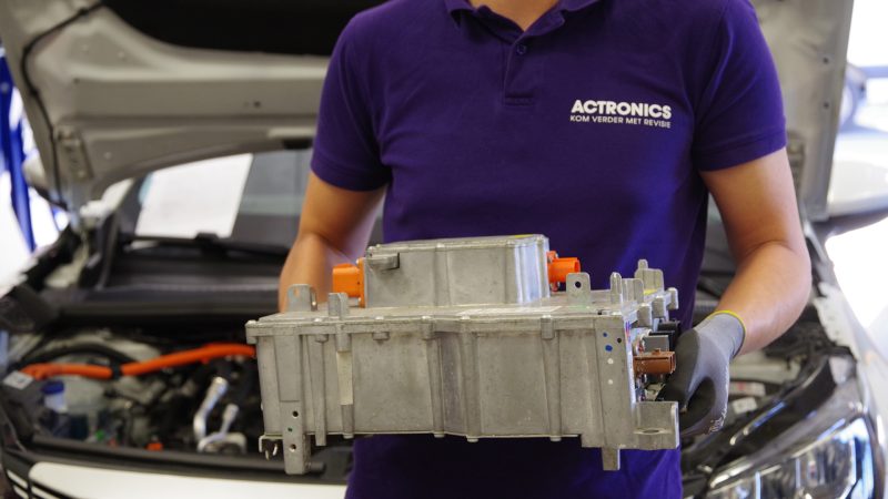 ACTRONICS: il caricabatterie di bordo Stellantis ora disponibile per la rigenerazione