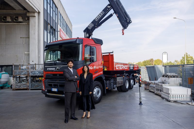 Eternoo potenzia la propria flotta con 25 nuovi Volvo FMX equipaggiati con gru Fassi