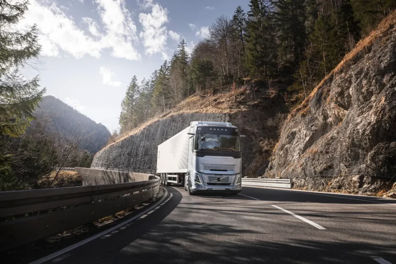 Volvo Trucks lancia la prima tecnologia al mondo di start/stop del motore