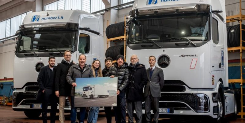 Daimler Truck Italia consegna 10 nuovi Mercedes-Benz Actros L ProCabin a Number 1 Logistics Group