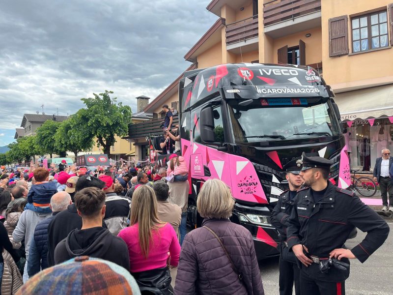 IVECO anima il Giro d’Italia con il suo approccio multi-energetico